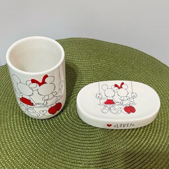 Disney Minnie & Mickey Mouse Bathroom Set - 2 pieces NWT - Picture 2 of 8